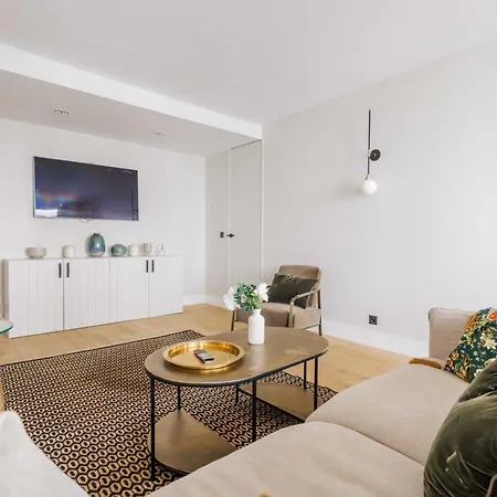 Cosy Near Champs-elysees Mobility Lease Apartment Paris