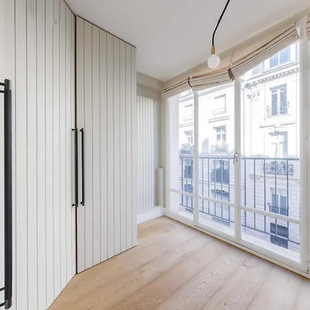 Cosy Near Champs-elysees Mobility Lease Apartment Paris