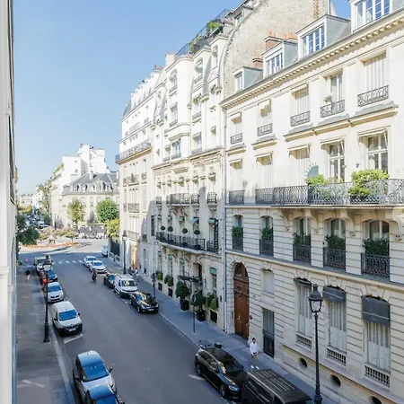 Apartment Cosy Near Champs-elysees Mobility Lease *