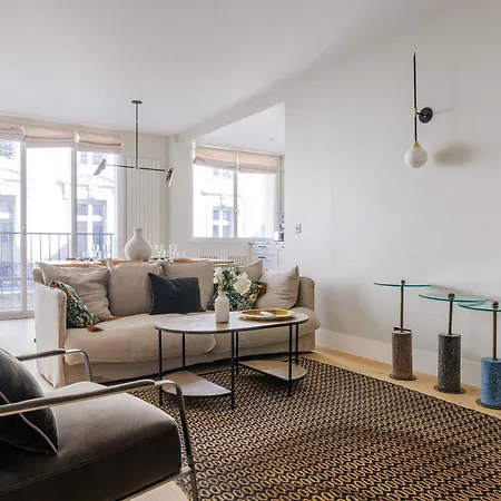 Cosy Near Champs-elysees Mobility Lease Apartment Paris